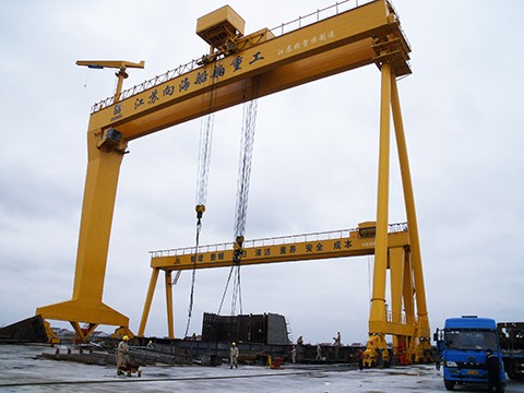 江蘇向海(hǎi)船(chuán)舶300t造船(chuán)門(mén)式起重機(jī)